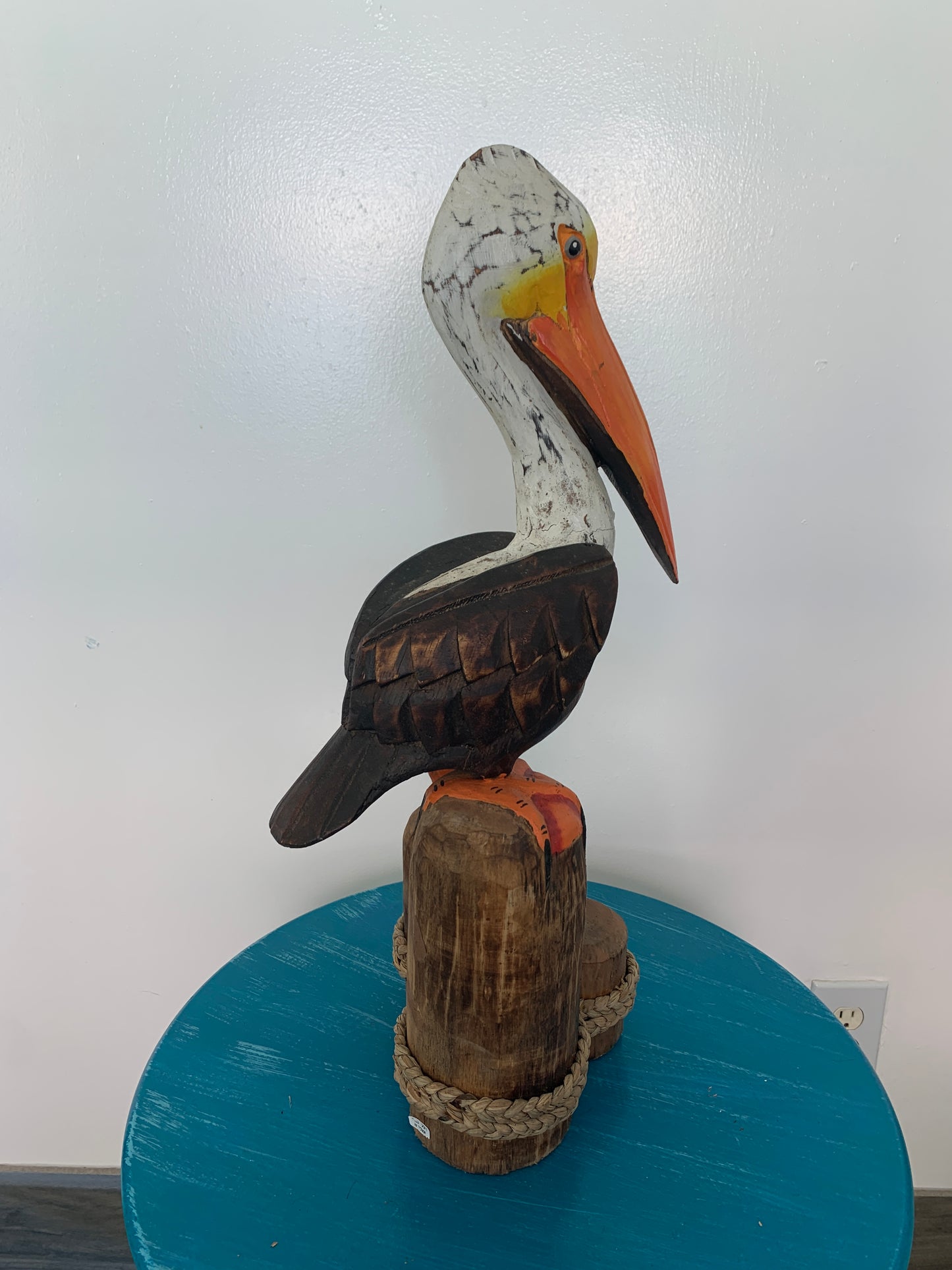Carved Wooden Pelican Statue – Coastal Yard & Garden Decor